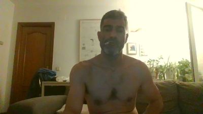 hotreds — вебкам-модель онлайн на cam4