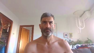 hotreds — вебкам-модель онлайн на cam4