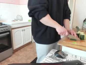 doriancretu95 — вебкам-модель онлайн на chaturbate