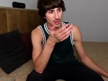 oliver_baker — вебкам-модель онлайн на chaturbate