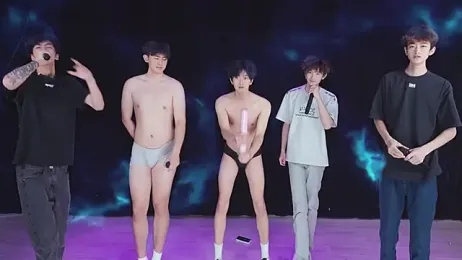 AKA-001 — вебкам-модель онлайн на stripchat
