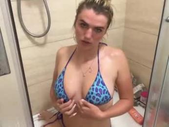 athenaluxe — вебкам-модель онлайн на chaturbate