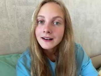 neelyschwartzenbur — Chaturbate stream photo (Sep 2026)
