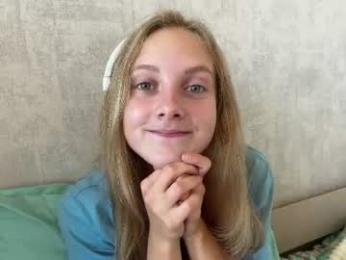 neelyschwartzenbur — Chaturbate stream photo (Sep 2026)
