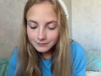 neelyschwartzenbur — вебкам-модель онлайн на chaturbate