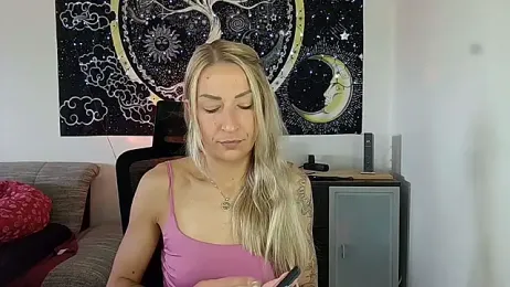 -Jeany- — вебкам-модель онлайн на stripchat