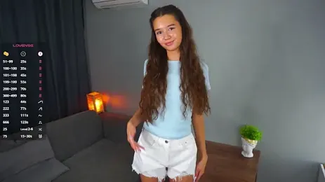 SallieLenorud — вебкам-модель онлайн на stripchat