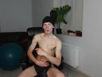 chris_holt — вебкам-модель онлайн на chaturbate