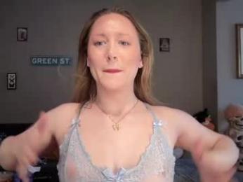 greenxxxqueen — вебкам-модель онлайн на chaturbate