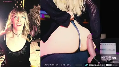 EmeryLune_xo — вебкам-модель онлайн на stripchat