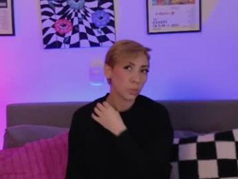 violettgrey_ — вебкам-модель онлайн на chaturbate
