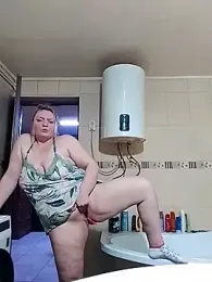 Hotmilfymom2 — Stripchat stream photo (May 2025)