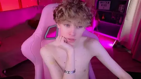 kevingarsiaa — вебкам-модель онлайн на stripchat