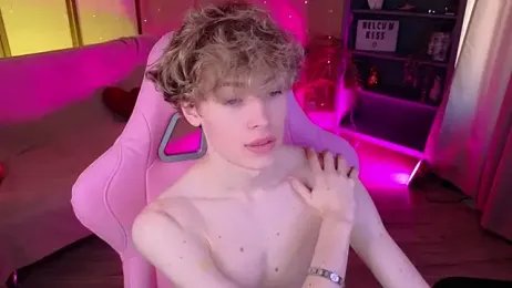 kevingarsiaa — вебкам-модель онлайн на stripchat