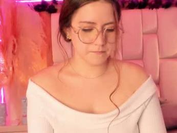 daphne_and_roger — Chaturbate stream photo (Mar 2026)