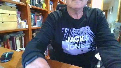 quique185bcn — Cam4 stream photo (Mar 2026)