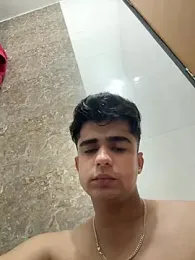 Yashhhh_69 — Stripchat stream photo (Aug 2026)