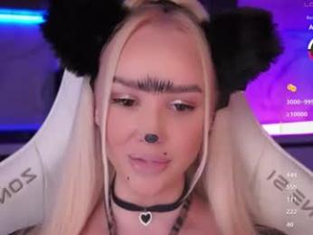 blond_diamond — вебкам-модель онлайн на chaturbate