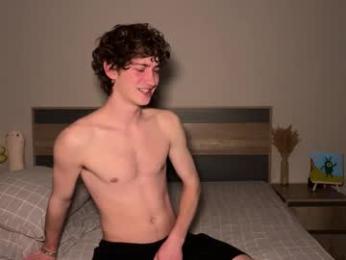 aronyou_win — Chaturbate stream photo (Mar 2026)