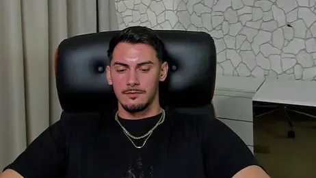 ClintMasters — вебкам-модель онлайн на stripchat