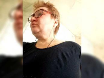 HelenaGloss — вебкам-модель онлайн на bongacams