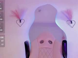 mia-royal — вебкам-модель онлайн на camsoda