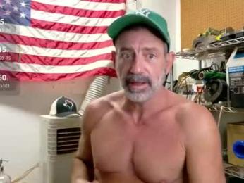 badnightwolf — вебкам-модель онлайн на chaturbate