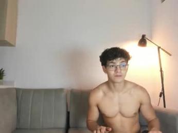 kens_boys — вебкам-модель онлайн на chaturbate