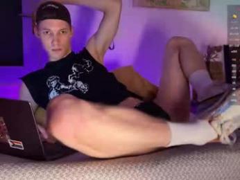 davey_ebash — вебкам-модель онлайн на chaturbate