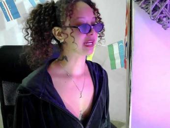 milanxbunny333 — вебкам-модель онлайн на bongacams