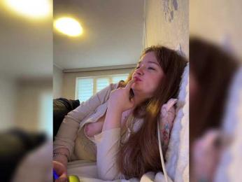 _Lisichka — вебкам-модель онлайн на bongacams