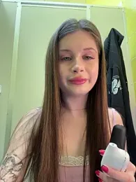 KnockKnock- — Stripchat stream photo (Apr 2026)