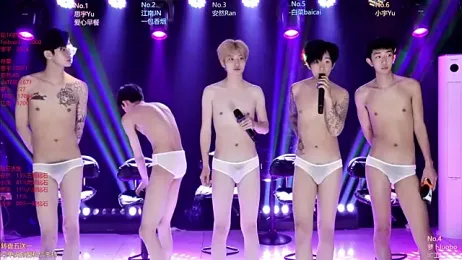 AOA-MIC — вебкам-модель онлайн на stripchat