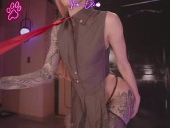 iam_eli — вебкам-модель онлайн на chaturbate