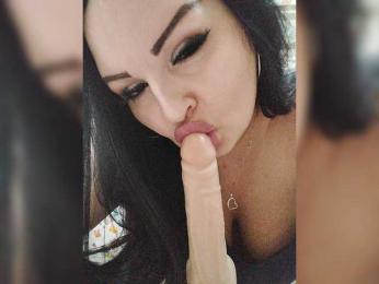 SilverCrystal — вебкам-модель онлайн на bongacams