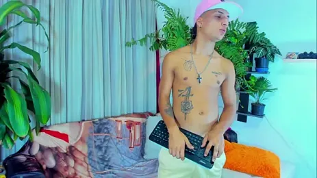 Boy_Leon_X — вебкам-модель онлайн на stripchat