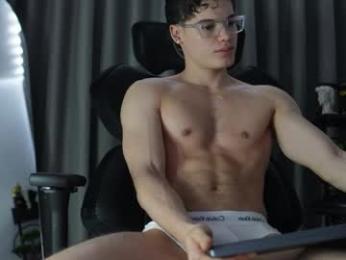 max_cortes1_ — Chaturbate stream photo (Apr 2026)