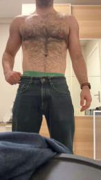 WhiteAndHairy — вебкам-модель онлайн на cam4