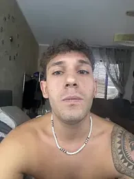 Manu2620xxl — вебкам-модель онлайн на stripchat