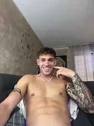 Manu2620xxl — вебкам-модель онлайн на stripchat