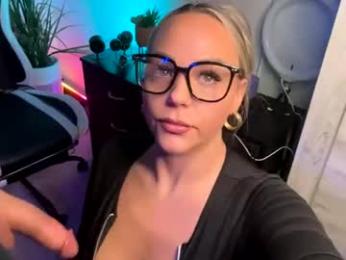 cumguzzlingskank — вебкам-модель онлайн на chaturbate