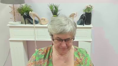 femmeIRIS — Cam4 stream photo (Feb 2026)