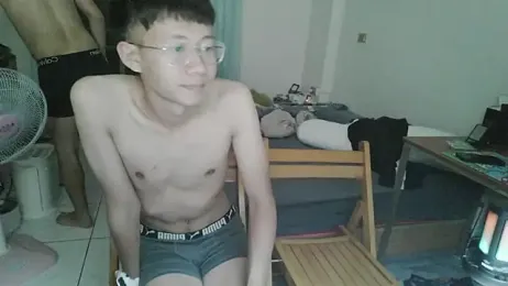 zhu000000 — вебкам-модель онлайн на stripchat