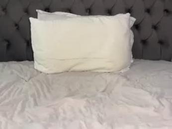 max_shy — вебкам-модель онлайн на chaturbate