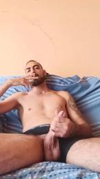 Moreno20alc — вебкам-модель онлайн на cam4