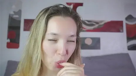 MiaThaine — Stripchat stream photo (Aug 2026)