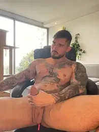 DimitriSullivan_ — вебкам-модель онлайн на stripchat