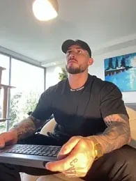 DimitriSullivan_ — вебкам-модель онлайн на stripchat