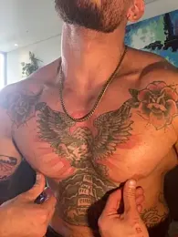 DimitriSullivan_ — вебкам-модель онлайн на stripchat