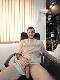 Rafael_Mendezz — вебкам-модель онлайн на stripchat